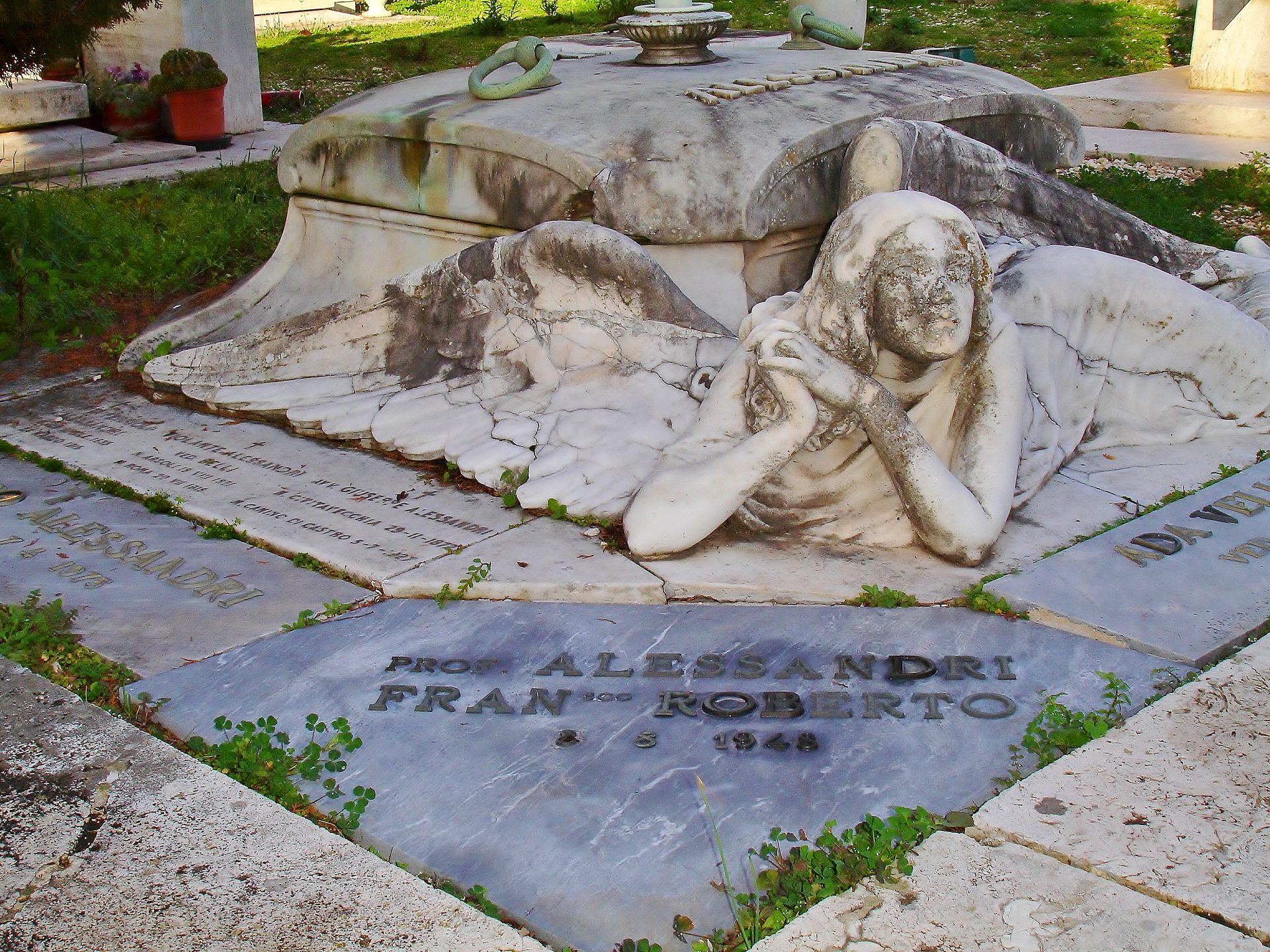 Alessandri's tomb-04.JPG